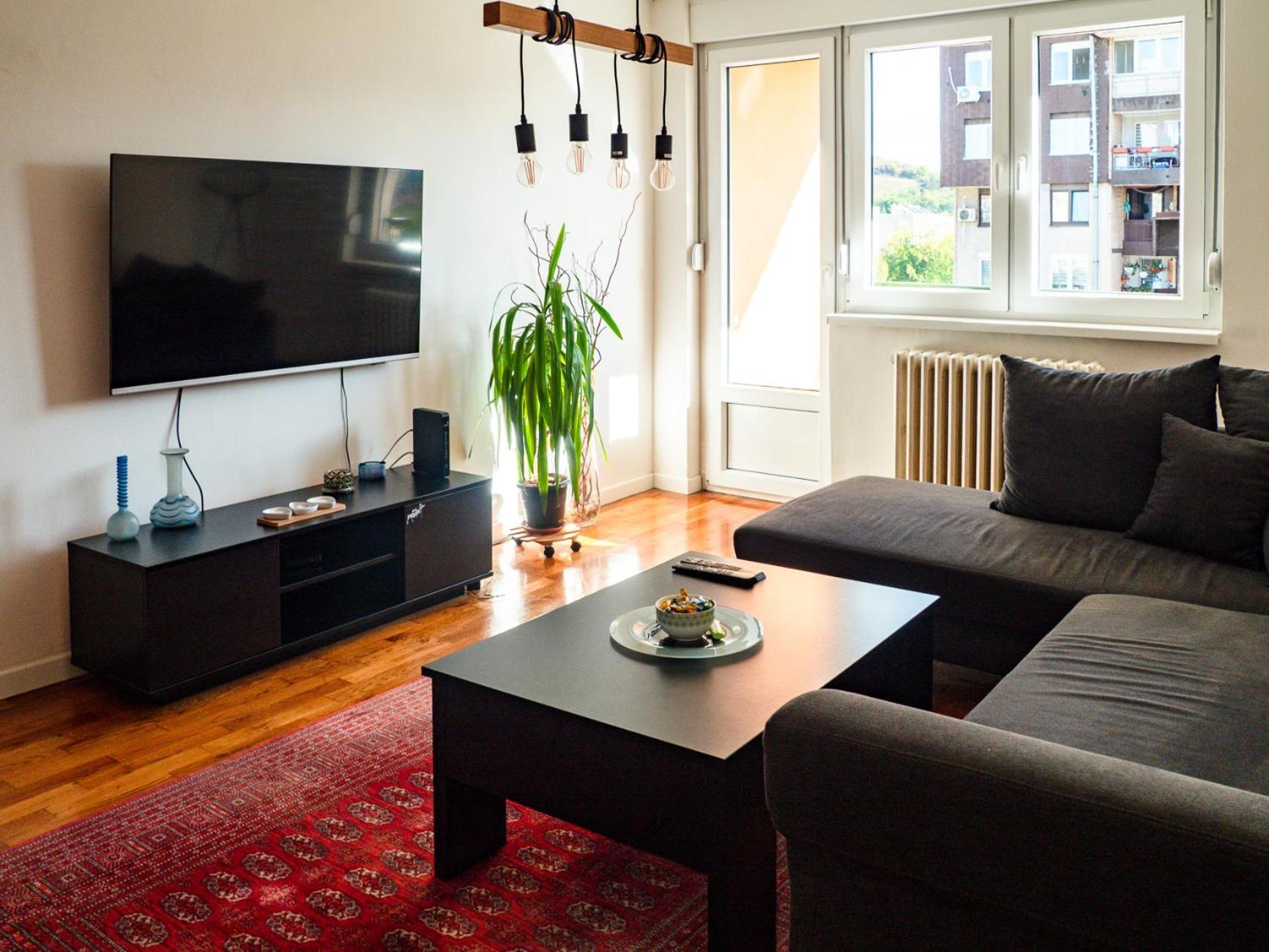 Spacious Cozy Cheyf Apartment